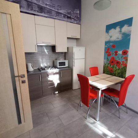 Apartment On Khorvatska Street Lviv Exterior photo