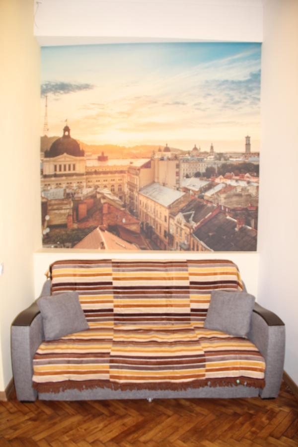 Apartment On Khorvatska Street Lviv Exterior photo