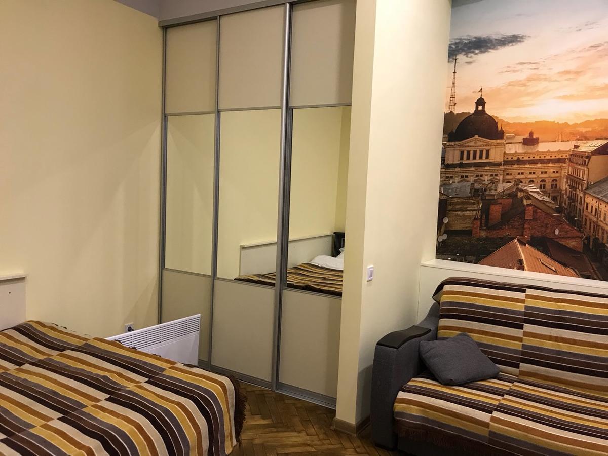 Apartment On Khorvatska Street Lviv Exterior photo
