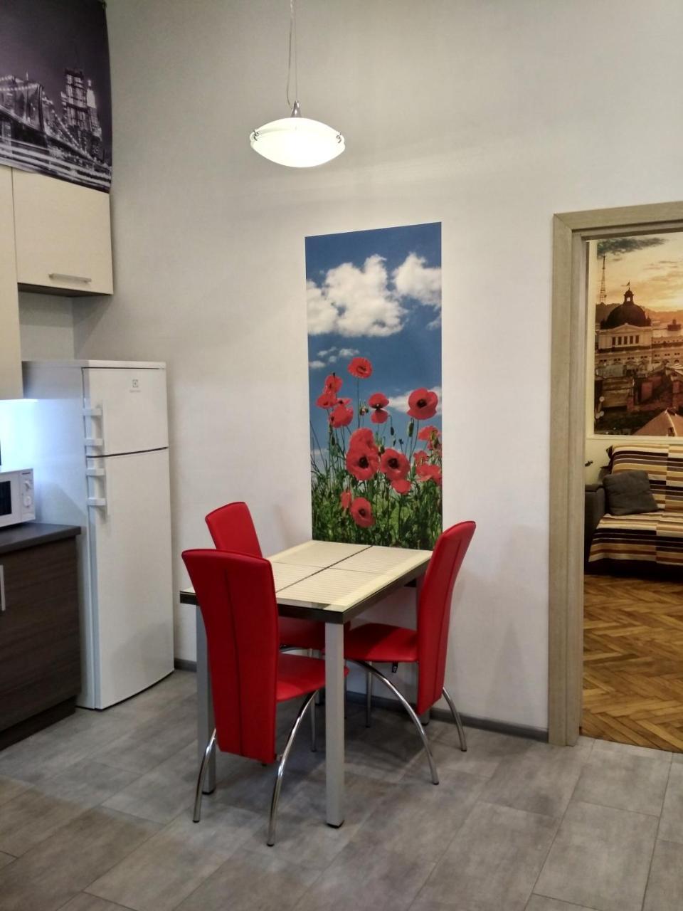 Apartment On Khorvatska Street Lviv Exterior photo